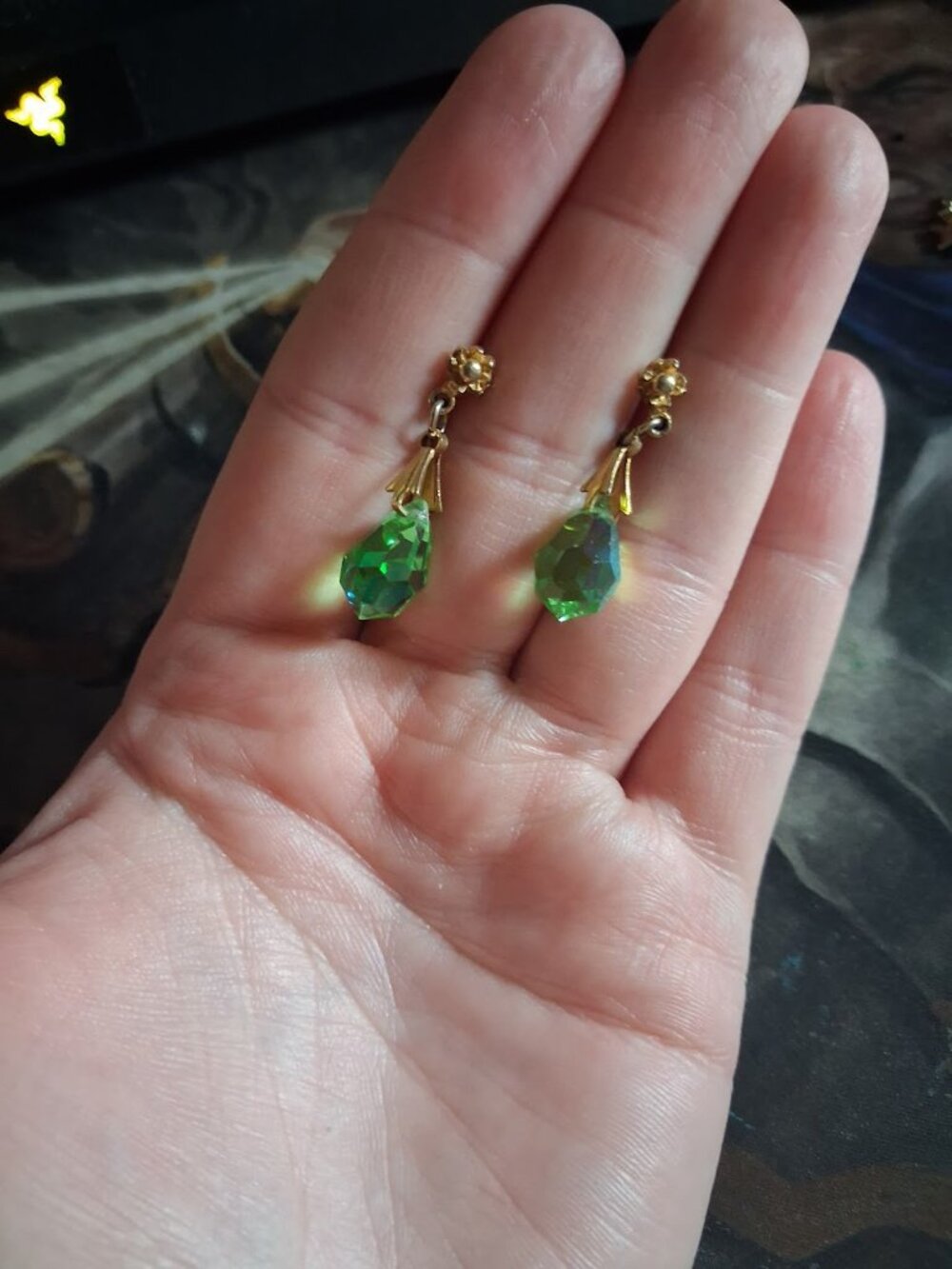 Vintage green stoned dangle earrings